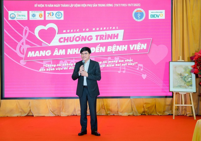 Mang âm nhạc đến bệnh viện: Lần đầu tiên đấu giá tranh, thêm cơ hội sẻ chia cho người bệnh - Ảnh 5.