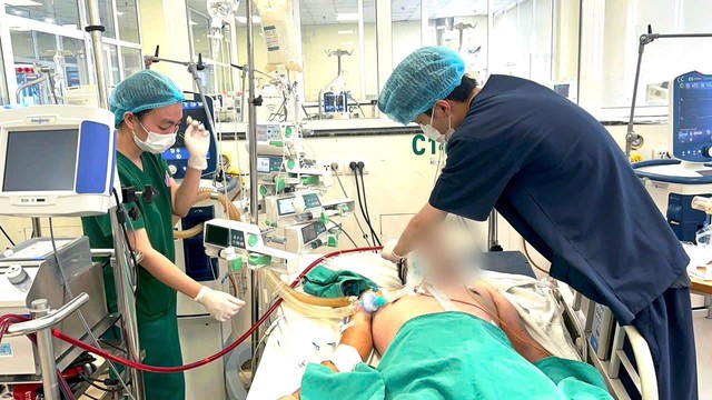 Nhiều người lớn mắc sởi chuyển nặng, phải can thiệp thở máy- Ảnh 1.