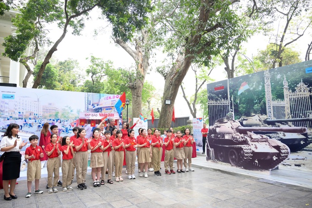 Triển lãm tương tác hướng về 50 năm Ngày Giải phóng miền Nam, thống nhất đất nước- Ảnh 3. Triển lãm tương tác hướng về 50 năm Ngày Giải phóng miền Nam, thống nhất đất nước- Ảnh 3.