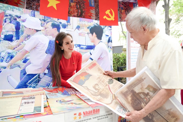 Triển lãm tương tác hướng về 50 năm Ngày Giải phóng miền Nam, thống nhất đất nước- Ảnh 2. Triển lãm tương tác hướng về 50 năm Ngày Giải phóng miền Nam, thống nhất đất nước- Ảnh 2.
