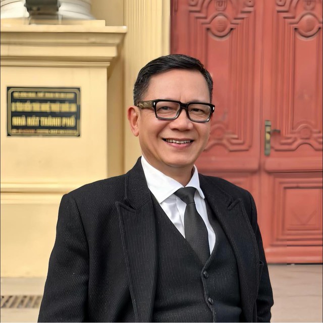 Nam NSƯT quê Hải Phòng mang quân hàm Đại tá có hôn nhân đời thực bên vợ là NSND tài sắc - Ảnh 6. Nam NSƯT quê Hải Phòng mang quân hàm Đại tá có hôn nhân đời thực bên vợ là NSND tài sắc - Ảnh 6.