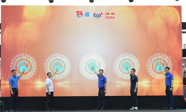 Hơn 3.000 thanh niên công nhân sẽ được tư vấn, khám chữa bệnh, phát thuốc miễn phí trong tháng 5- Ảnh 1. Hơn 3.000 thanh niên công nhân sẽ được tư vấn, khám chữa bệnh, phát thuốc miễn phí trong tháng 5- Ảnh 1.