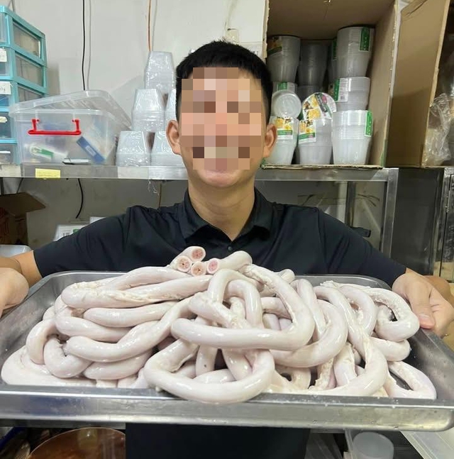 Vụ lòng se điếu dài 40m: Quảng cáo sai sự thật, lừa dối người tiêu dùng, chủ quán Lòng Chát có thể bị xử phạt bao nhiêu tiền?- Ảnh 4. Vụ lòng se điếu dài 40m: Quảng cáo sai sự thật, lừa dối người tiêu dùng, chủ quán Lòng Chát có thể bị xử phạt bao nhiêu tiền?- Ảnh 4.
