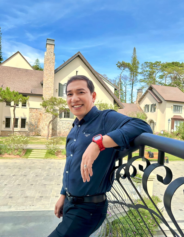 Nam NSƯT quê Hải Phòng nức danh làng hài đất Bắc đời thực có con gái tốt nghiệp đại học, sống cực kỳ bình dị - Ảnh 6. Nam NSƯT quê Hải Phòng nức danh làng hài đất Bắc đời thực có con gái tốt nghiệp đại học, sống cực kỳ bình dị - Ảnh 6.