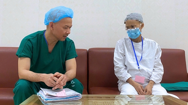 Người phụ nữ 42 tuổi mắc ung thư cổ tử cung 'vượt cạn' an toàn, bé trai chào đời khỏe mạnh- Ảnh 2. Người phụ nữ 42 tuổi mắc ung thư cổ tử cung 'vượt cạn' an toàn, bé trai chào đời khỏe mạnh- Ảnh 2.