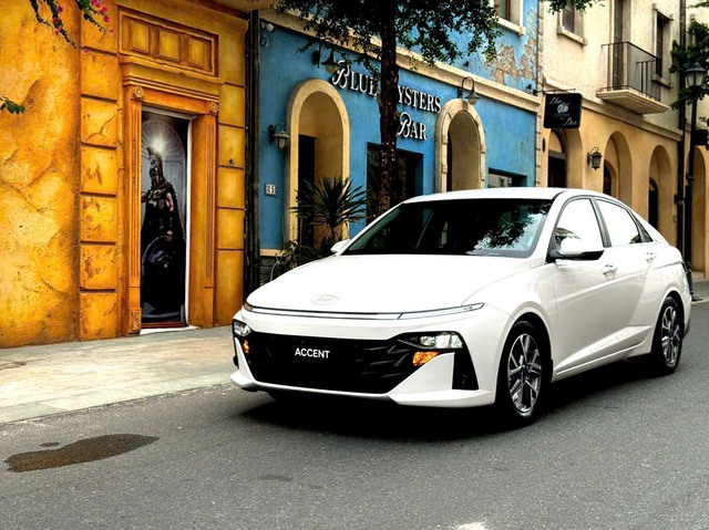 Giá xe ô tô Hyundai mới nhất giảm sốc hàng trăm triệu đồng, Hyundai Accent rẻ hơn Toyota Vios, chỉ nhỉnh hơn Kia Morning - Ảnh 4. Giá xe ô tô Hyundai mới nhất giảm sốc hàng trăm triệu đồng, Hyundai Accent rẻ hơn Toyota Vios, chỉ nhỉnh hơn Kia Morning - Ảnh 4.