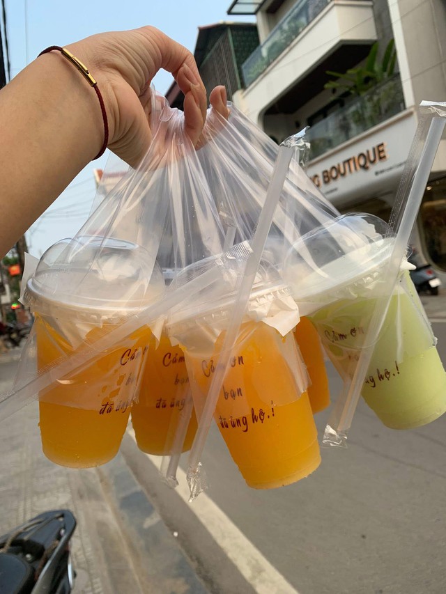 Nước trái cây giá rẻ ‘lên ngôi’ khi thời tiết vào hè- Ảnh 12. Nước trái cây giá rẻ ‘lên ngôi’ khi thời tiết vào hè- Ảnh 12.