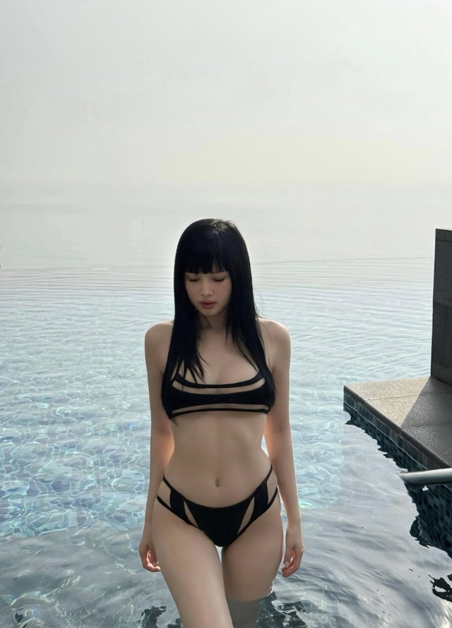 Hotgirl Tâm Tít diện bikini nóng bỏng, cộng đồng mạng 'dậy sóng' vì thân hình 'cực phẩm'- Ảnh 6. Hotgirl Tâm Tít diện bikini nóng bỏng, cộng đồng mạng 'dậy sóng' vì thân hình 'cực phẩm'- Ảnh 6.