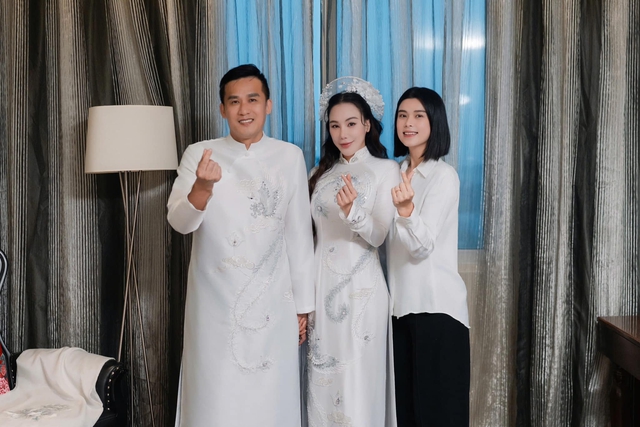 Lộ ảnh Hồ Quỳnh Hương chọn đồ cưới cùng chồng điển trai, hiền lành- Ảnh 4. Lộ ảnh Hồ Quỳnh Hương chọn đồ cưới cùng chồng điển trai, hiền lành- Ảnh 4.