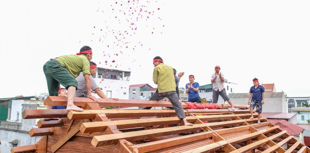 Những lưu ý quan trọng khi làm thủ tục cất nóc để gia đình bình an - Ảnh 4. Những lưu ý quan trọng khi làm thủ tục cất nóc để gia đình bình an - Ảnh 4.