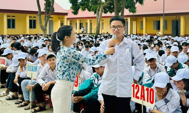 Đa dạng hình thức truyền thông chăm sóc sức khỏe sinh sản, nâng cao chất lượng dân số - Ảnh 2.