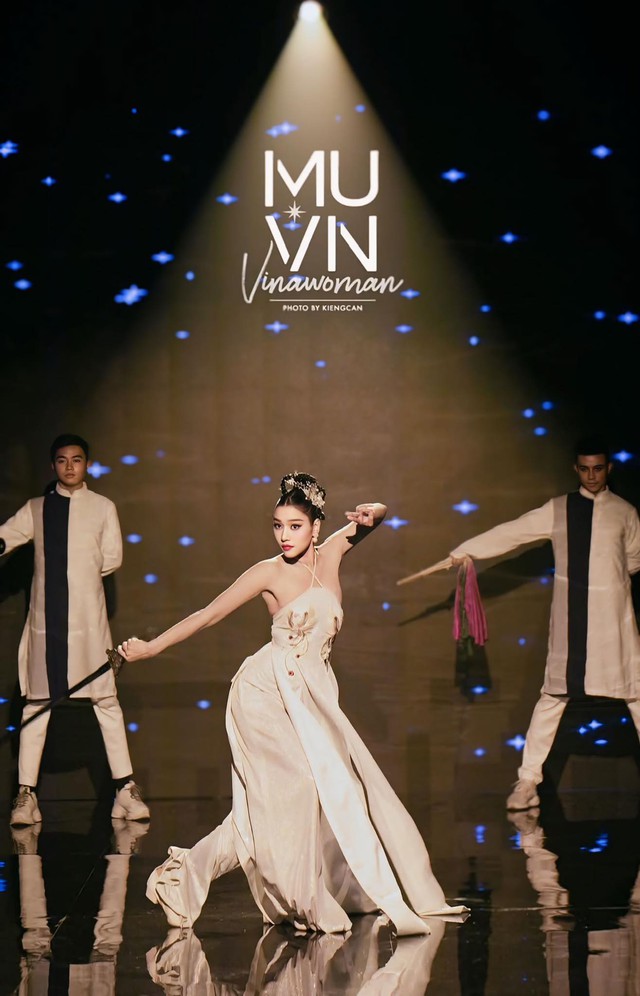 Bất ngờ với thân thế của thí sinh Phú Yên, sở hữu hình thể như hoa hậu nhưng muốn chinh phục 'Điểm hẹn tài năng' để thành ca sĩ - Ảnh 11. Bất ngờ với thân thế của thí sinh Phú Yên, sở hữu hình thể như hoa hậu nhưng muốn chinh phục 'Điểm hẹn tài năng' để thành ca sĩ - Ảnh 11.