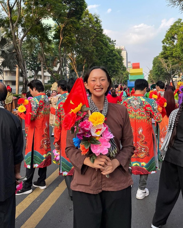 Mỹ nhân phim 'Địa đạo' có mặt ở LHP Cannes khoe nhan sắc cá tính - Ảnh 5. Mỹ nhân phim 'Địa đạo' có mặt ở LHP Cannes khoe nhan sắc cá tính - Ảnh 5.