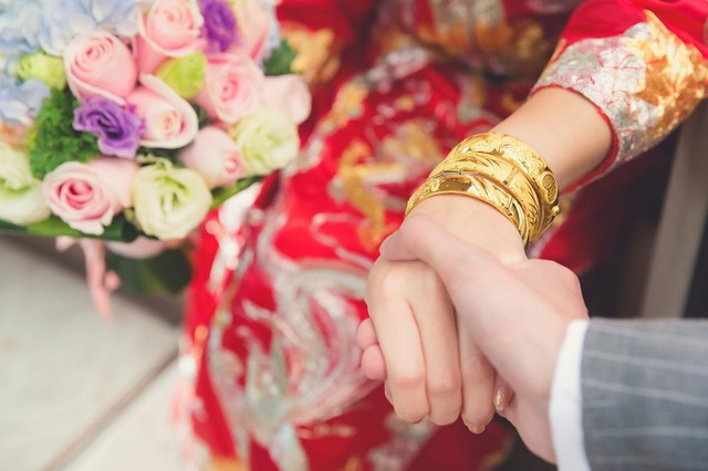 Biết nguồn gốc số tiền sính lễ chú rể đưa, nhà gái huỷ hôn ngay lập tức - Ảnh 2. Biết nguồn gốc số tiền sính lễ chú rể đưa, nhà gái huỷ hôn ngay lập tức - Ảnh 2.