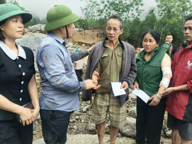 Hiện trường 'tan hoang' sau trận lũ quét khiến 4 người tử vong ở tỉnh nghèo Bắc Kạn- Ảnh 20. Hiện trường 'tan hoang' sau trận lũ quét khiến 4 người tử vong ở tỉnh nghèo Bắc Kạn- Ảnh 20.