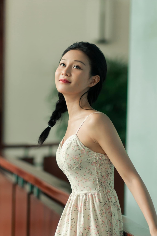 Sắc vóc đời thực như hoa hậu của nữ diễn viên 'Những chặng đường bụi bặm'- Ảnh 8. Sắc vóc đời thực như hoa hậu của nữ diễn viên 'Những chặng đường bụi bặm'- Ảnh 8.