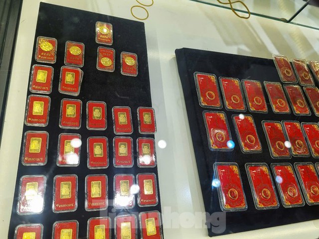 Giá vàng hôm nay 19/5: Vàng miếng SJC, vàng nhẫn Bảo Tín Minh Châu, Doji ra sao khi giá thế giới tăng trở lại?- Ảnh 2. Giá vàng hôm nay 19/5: Vàng miếng SJC, vàng nhẫn Bảo Tín Minh Châu, Doji ra sao khi giá thế giới tăng trở lại?- Ảnh 2.