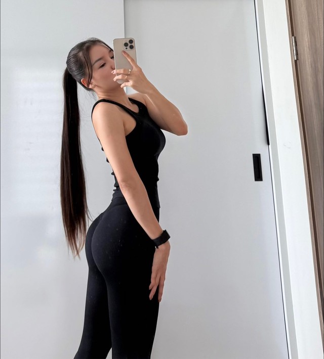 Mai Ngọc, Nhật Kim Anh, Yến Xuân khoe dáng thon gọn sau sinh, nhưng Diễm My mới thực sự gây ngỡ ngàng- Ảnh 4. Mai Ngọc, Nhật Kim Anh, Yến Xuân khoe dáng thon gọn sau sinh, nhưng Diễm My mới thực sự gây ngỡ ngàng- Ảnh 4.