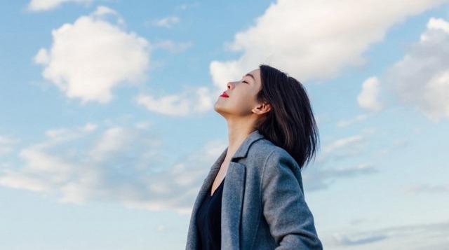 Người EQ cao có cuộc sống thảnh thơi hơn người khác nhờ áp dụng thành thạo quy tắc 'cá heo xanh' - Ảnh 2. Người EQ cao có cuộc sống thảnh thơi hơn người khác nhờ áp dụng thành thạo quy tắc 'cá heo xanh' - Ảnh 2.