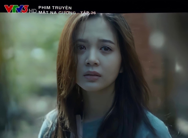 Nhan sắc nữ diễn viên 28 tuổi xinh như lớp 10 đang gây tranh cãi trong phim "Cha tôi, người ở lại"- Ảnh 5. Nhan sắc nữ diễn viên 28 tuổi xinh như lớp 10 đang gây tranh cãi trong phim "Cha tôi, người ở lại"- Ảnh 5.