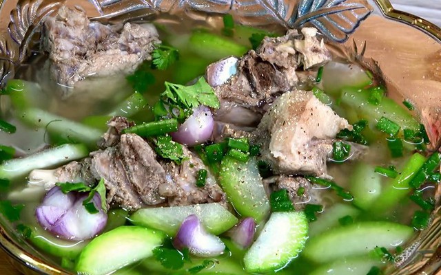 Các món canh ngon ngày hè thanh mát, ăn là ghiền- Ảnh 4. Các món canh ngon ngày hè thanh mát, ăn là ghiền- Ảnh 4.