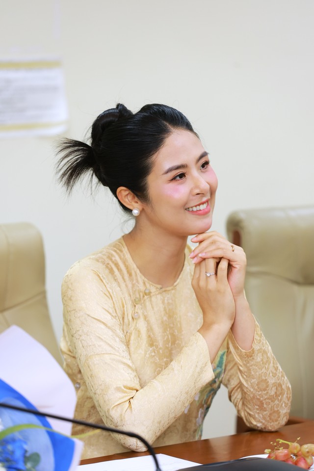 hoa-hau-ngoc-han-10-174781604520080181869.jpg