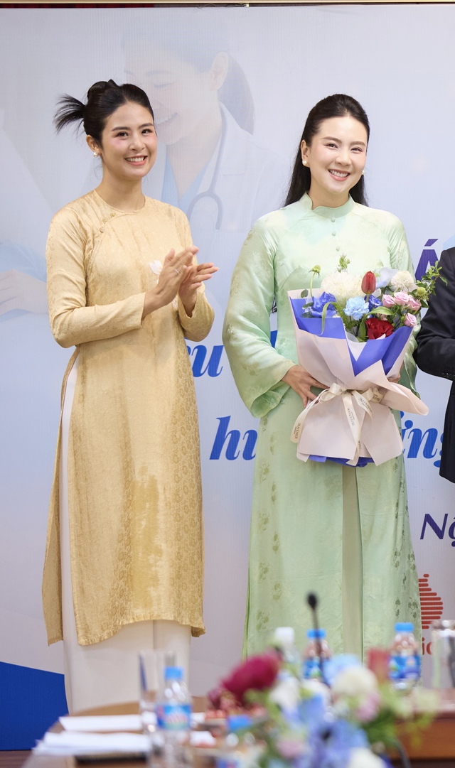 hoa-hau-ngoc-han-11-17478160452102130894338.jpg