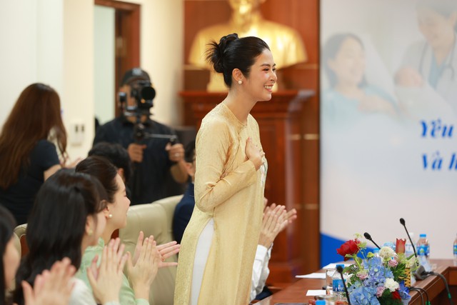 hoa-hau-ngoc-han-12-17478160452471187668685.jpg
