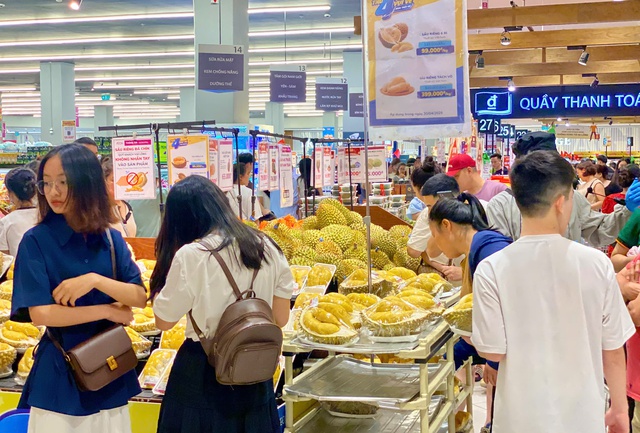 Loạn giá sầu riêng, nơi bán vài chục nghìn nơi hàng trăm nghìn đồng/kg- Ảnh 4. Loạn giá sầu riêng, nơi bán vài chục nghìn nơi hàng trăm nghìn đồng/kg- Ảnh 4.