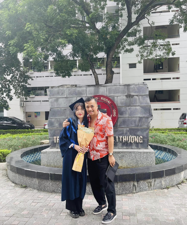 Điều ít biết về 'cha đẻ' nhạc phim 'Cha tôi, người ở lại': Xuất thân 'nôi' chèo, từng là 'Thiên Lôi'- Ảnh 15. Điều ít biết về 'cha đẻ' nhạc phim 'Cha tôi, người ở lại': Xuất thân 'nôi' chèo, từng là 'Thiên Lôi'- Ảnh 15.