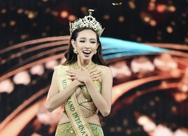 Hoa hậu Thùy Tiên vẫn được một người coi là huyền thoại sau loạt bê bối - Ảnh 3. Hoa hậu Thùy Tiên vẫn được một người coi là huyền thoại sau loạt bê bối - Ảnh 3.