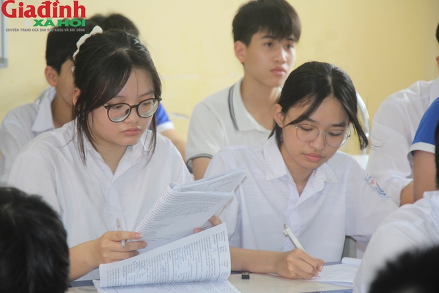 Chạy nước rút cho kỳ thi tuyển sinh vào lớp 10 THPT công lập ở Hải Dương- Ảnh 7. Chạy nước rút cho kỳ thi tuyển sinh vào lớp 10 THPT công lập ở Hải Dương- Ảnh 7.