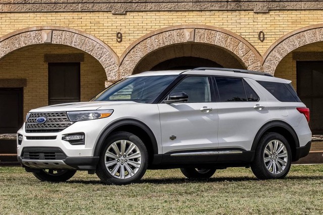 Xe gầm cao SUV hạng D giảm giá hàng trăm triệu, Hyundai Santa Fe, KIA Sorento rẻ hiếm thấy - Ảnh 4.