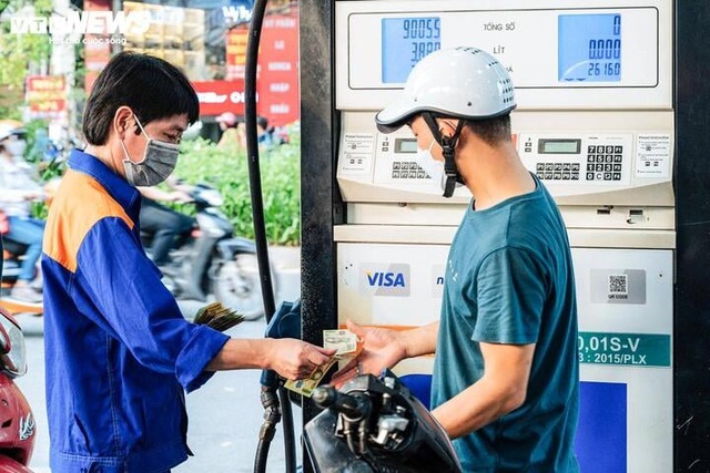 Tin sáng 30/5: Làm rõ vụ thầy giáo Đại học Vinh bị tố gửi video đồi trụy gạ đổi điểm cho sinh viên; Diệp Lâm Anh gây tranh luận khi nói 'xét nghiệm ADN là sỉ nhục với phụ nữ'- Ảnh 3. Tin sáng 30/5: Làm rõ vụ thầy giáo Đại học Vinh bị tố gửi video đồi trụy gạ đổi điểm cho sinh viên; Diệp Lâm Anh gây tranh luận khi nói 'xét nghiệm ADN là sỉ nhục với phụ nữ'- Ảnh 3.