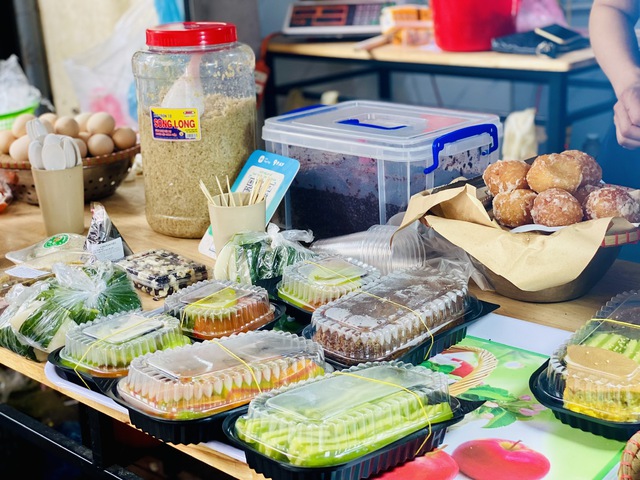 Mâm cúng giá hơn trăm nghìn đồng thành mặt hàng “hot” trong dịp tết Đoan ngọ- Ảnh 6. Mâm cúng giá hơn trăm nghìn đồng thành mặt hàng “hot” trong dịp tết Đoan ngọ- Ảnh 6.