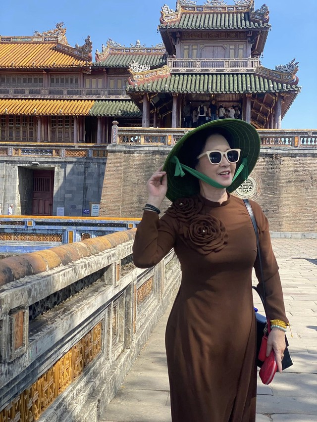 Đã lên chức bà nội, NSND gốc Hà thành quen mặt trong các phim giờ vàng VTV vẫn tươi trẻ, nhiều năng lượng - Ảnh 2. Đã lên chức bà nội, NSND gốc Hà thành quen mặt trong các phim giờ vàng VTV vẫn tươi trẻ, nhiều năng lượng - Ảnh 2.