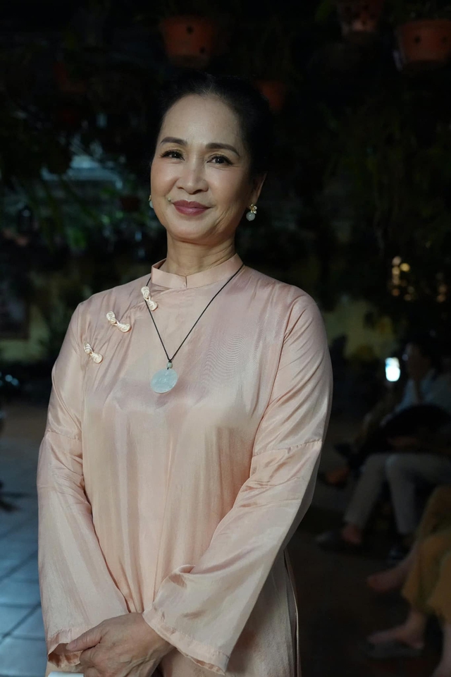 Đã lên chức bà nội, NSND gốc Hà thành quen mặt trong các phim giờ vàng VTV vẫn tươi trẻ, nhiều năng lượng - Ảnh 7. Đã lên chức bà nội, NSND gốc Hà thành quen mặt trong các phim giờ vàng VTV vẫn tươi trẻ, nhiều năng lượng - Ảnh 7.