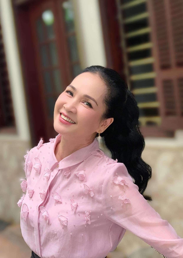 Đã lên chức bà nội, NSND gốc Hà thành quen mặt trong các phim giờ vàng VTV vẫn tươi trẻ, nhiều năng lượng - Ảnh 8. Đã lên chức bà nội, NSND gốc Hà thành quen mặt trong các phim giờ vàng VTV vẫn tươi trẻ, nhiều năng lượng - Ảnh 8.