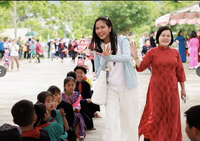 Thực hư thông tin H'Hen Niê mang thai con đầu lòng- Ảnh 4. Thực hư thông tin H'Hen Niê mang thai con đầu lòng- Ảnh 4.