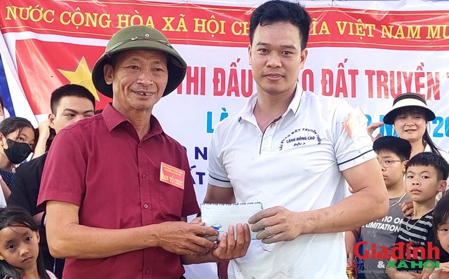 Rền vang pháo đất Hồng Châu- Ảnh 27. Rền vang pháo đất Hồng Châu- Ảnh 27.