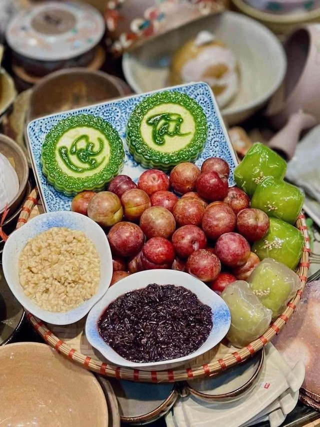Cơm rượu nếp đắt khách dịp tết Đoan ngọ, hàng làm không đủ bán - Ảnh 5. Cơm rượu nếp đắt khách dịp tết Đoan ngọ, hàng làm không đủ bán - Ảnh 5.