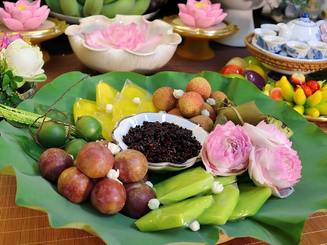 Ngoài rượu nếp, dâng 6 loại trái cây này trong mâm lễ Tết Đoan Ngọ 5/5 để cầu gì được nấy - Ảnh 2. Ngoài rượu nếp, dâng 6 loại trái cây này trong mâm lễ Tết Đoan Ngọ 5/5 để cầu gì được nấy - Ảnh 2.