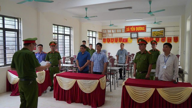Bắc Kạn: Thiếu trách nhiệm gây hậu quả nghiêm trọng, hai lãnh đạo xã bị khởi tố - Ảnh 1. Bắc Kạn: Thiếu trách nhiệm gây hậu quả nghiêm trọng, hai lãnh đạo xã bị khởi tố - Ảnh 1.