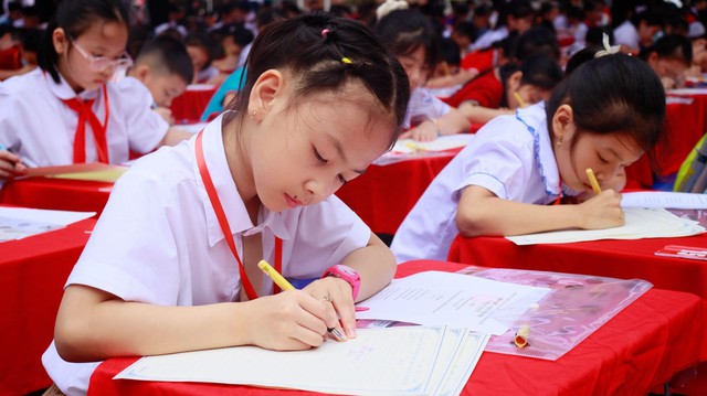 Hành trình Trạng Nguyên Nhỏ Tuổi: Nơi Văn phòng phẩm Hồng Hà đồng hành gieo mầm tri thức cho tương lai- Ảnh 2. Hành trình Trạng Nguyên Nhỏ Tuổi: Nơi Văn phòng phẩm Hồng Hà đồng hành gieo mầm tri thức cho tương lai- Ảnh 2.