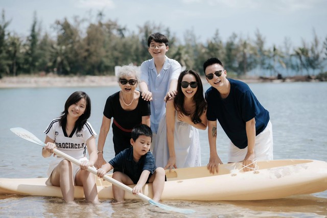 Nam ca sĩ điển trai quê Nam Định lấy tiểu thư nhà đại gia miền Tây sau 19 năm có cuộc sống ra sao?- Ảnh 9. Nam ca sĩ điển trai quê Nam Định lấy tiểu thư nhà đại gia miền Tây sau 19 năm có cuộc sống ra sao?- Ảnh 9.