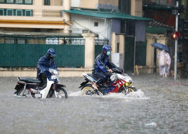 Tin sáng 8/5: Bắc Bộ đón không khí lạnh, Hà Nội giảm đột ngột 6°C; Xóa bỏ 'biên chế suốt đời', liên thông cán bộ, công chức cấp xã với cấp tỉnh - Ảnh 2. Tin sáng 8/5: Bắc Bộ đón không khí lạnh, Hà Nội giảm đột ngột 6°C; Xóa bỏ 'biên chế suốt đời', liên thông cán bộ, công chức cấp xã với cấp tỉnh - Ảnh 2.
