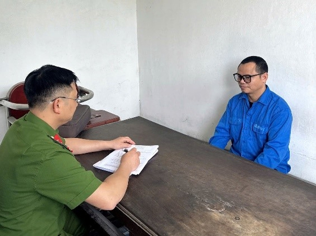 Cú lừa gần nửa tỉ đồng với sổ đỏ giả- Ảnh 1. Cú lừa gần nửa tỉ đồng với sổ đỏ giả- Ảnh 1.