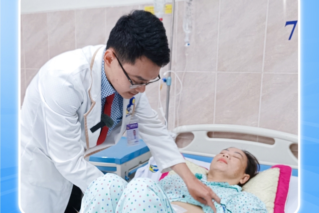 Người phụ nữ 51 tuổi phát hiện ung thư đại tràng ngang từ dấu hiệu nhiều người Việt bỏ qua- Ảnh 2. Người phụ nữ 51 tuổi phát hiện ung thư đại tràng ngang từ dấu hiệu nhiều người Việt bỏ qua- Ảnh 2.