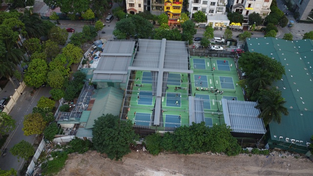 Hà Nội: Sân pickleball và nhà xưởng mọc lên 'như nấm' ở Yên Hòa, tiềm ẩn nguy cơ cháy nổ- Ảnh 4.