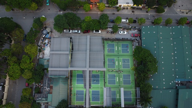 Hà Nội: Sân pickleball và nhà xưởng mọc lên 'như nấm' ở Yên Hòa, tiềm ẩn nguy cơ cháy nổ- Ảnh 5.
